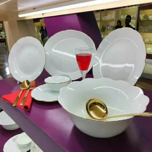 Dinnerware for six people, lotus shape